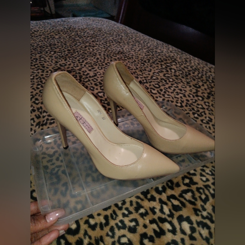 Shoes - Picture 3 of 3